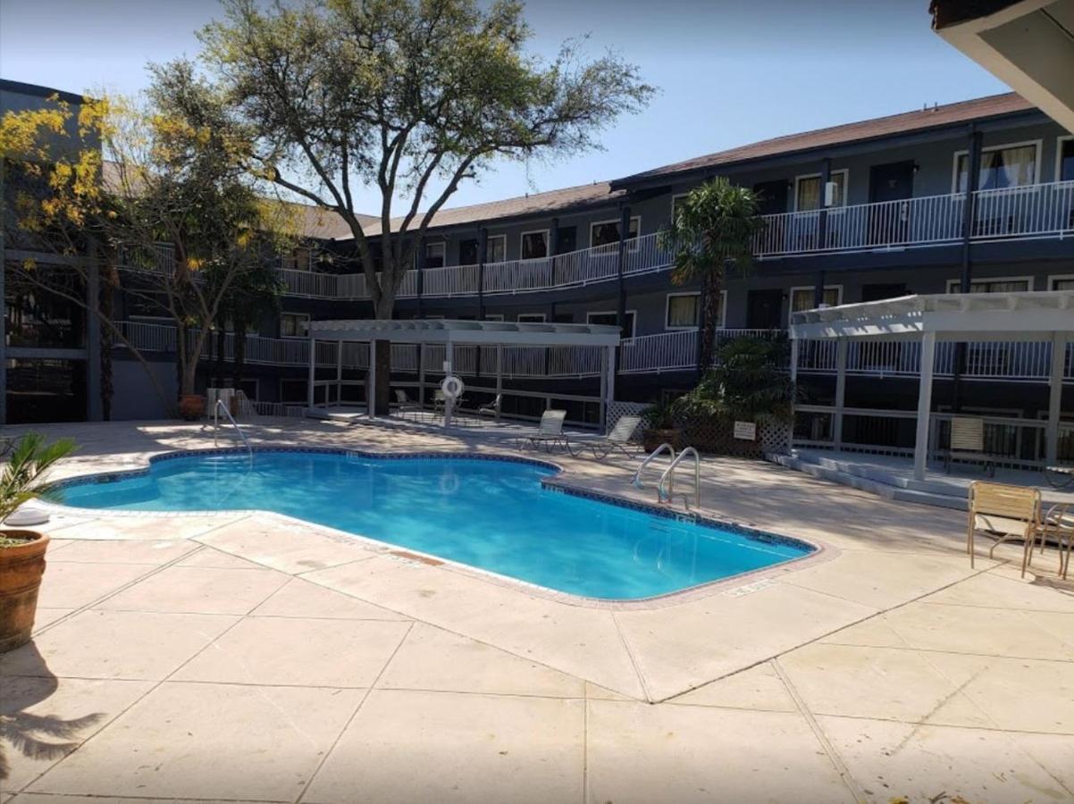 Home Suites San Antonio Kültér fotó